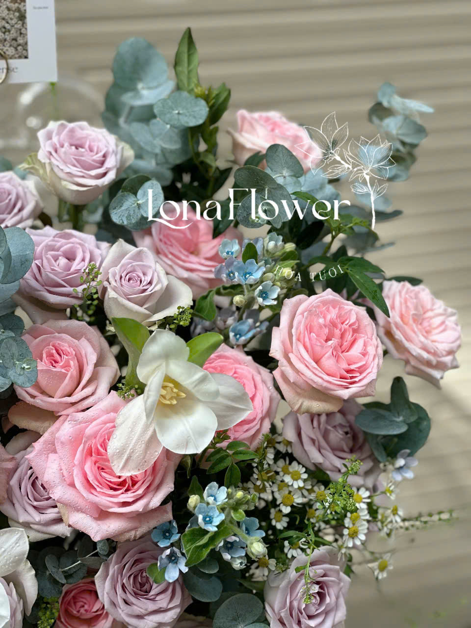 Bình Hoa "Giao Hưởng Ngọt Ngào" 🌸 - Hồng Pastel & Tulip Thanh Lịch