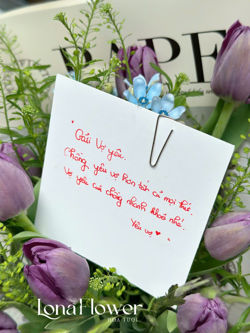 Bó Tulip Tím "Nữ Hoàng Sắc Tím" 💜 - Sang Trọng & Quyến Rũ