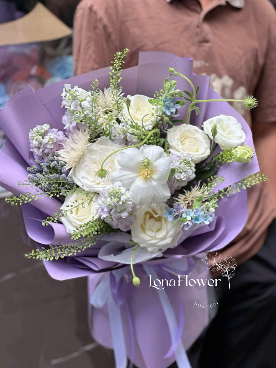 BH-179 Bó Hồng Trắng Mix Tulip & Phi Yến