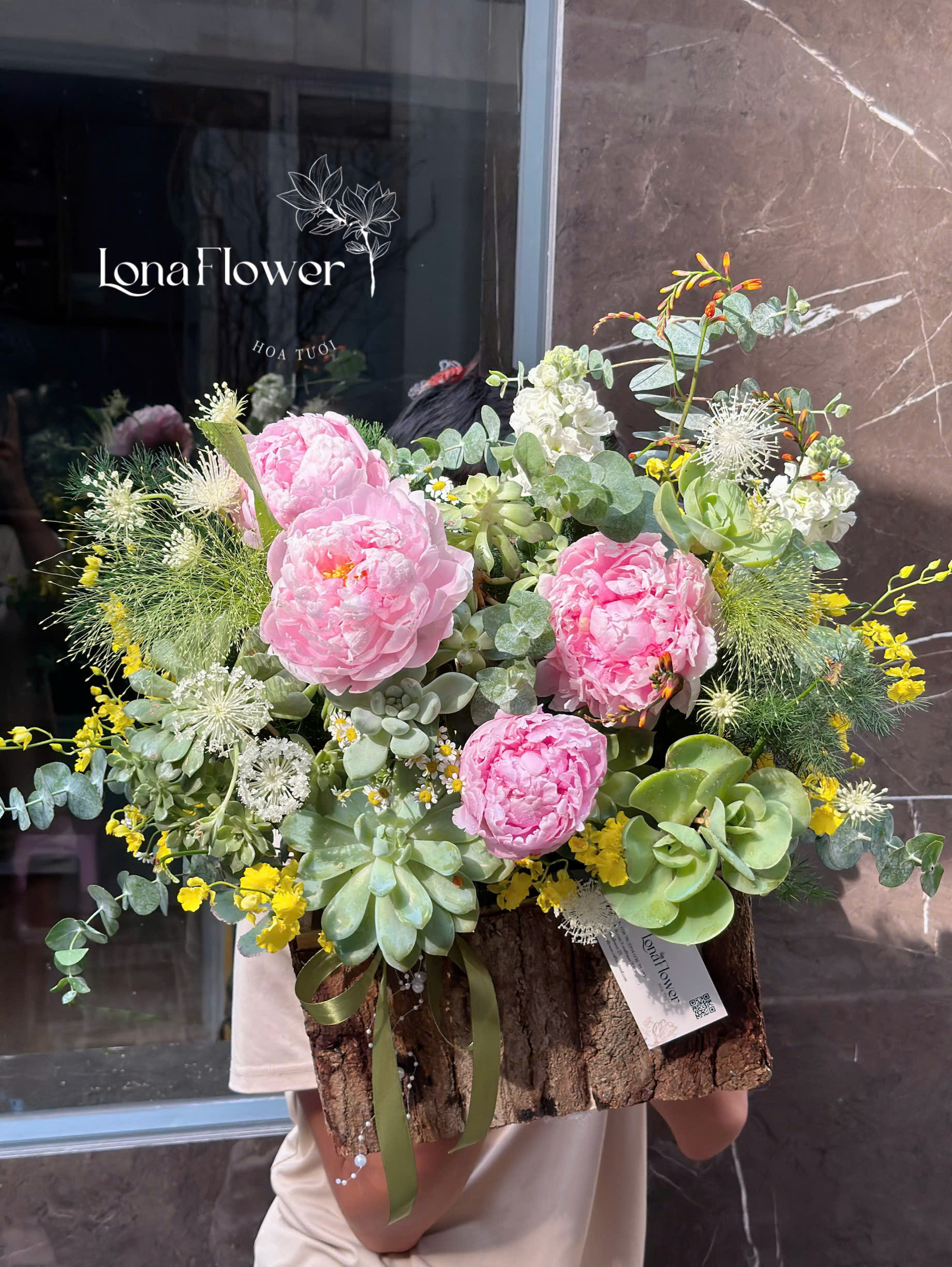 Lẵng Hoa Peony Mix Sen Đá
