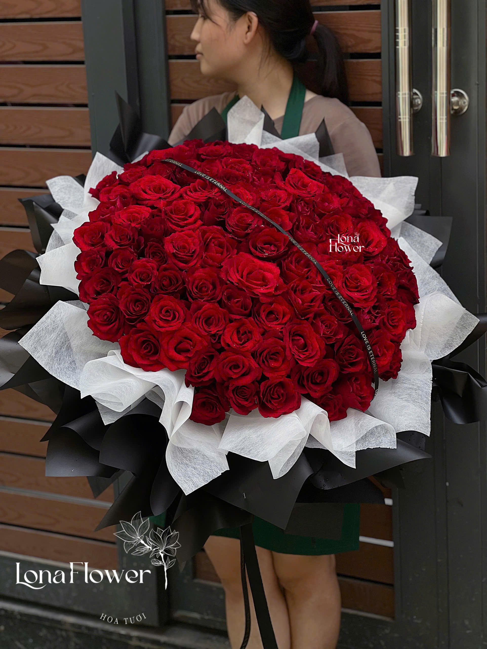 Bó Hồng Đỏ Ecu Lớn Kèm Bóng Trái Tim - Tình Yêu Bất Diệt ❤️🎈