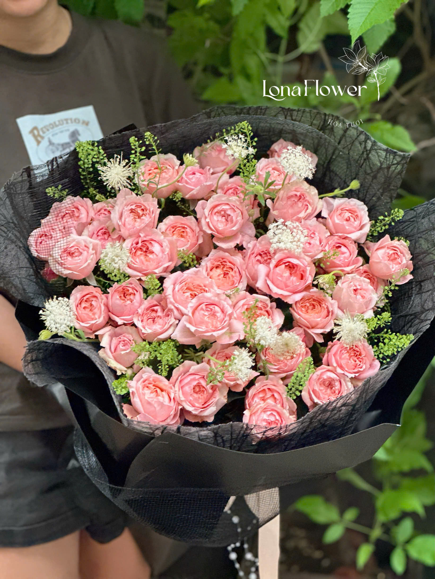 Bó Hoa Hồng Julietta Giấy Đen Sang Trọng