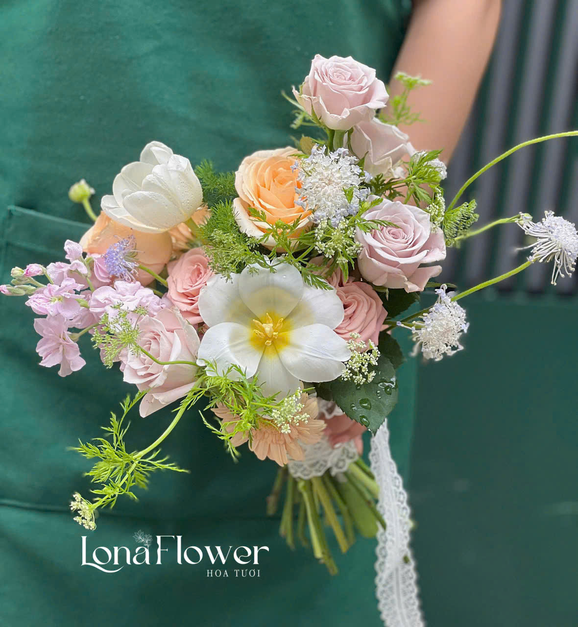 Bó Hoa Cưới Tulip Trắng Tone Ngọt Ngào