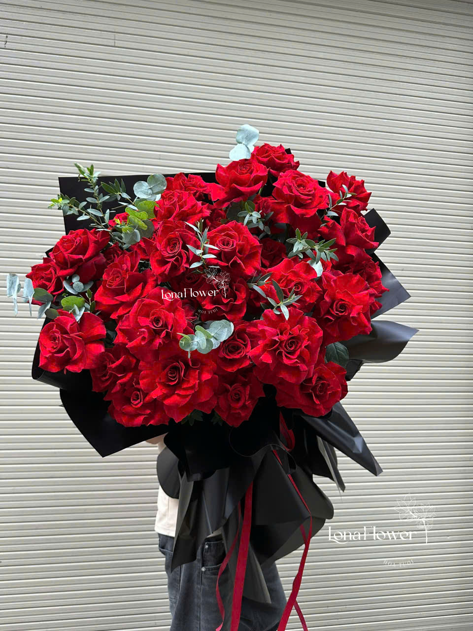 Bó Hồng Đỏ Thẫm "Sắc Đam Mê Bất Tận" ❤️‍🔥 - Biểu Tượng Của Tình Yêu Vĩnh Cửu
