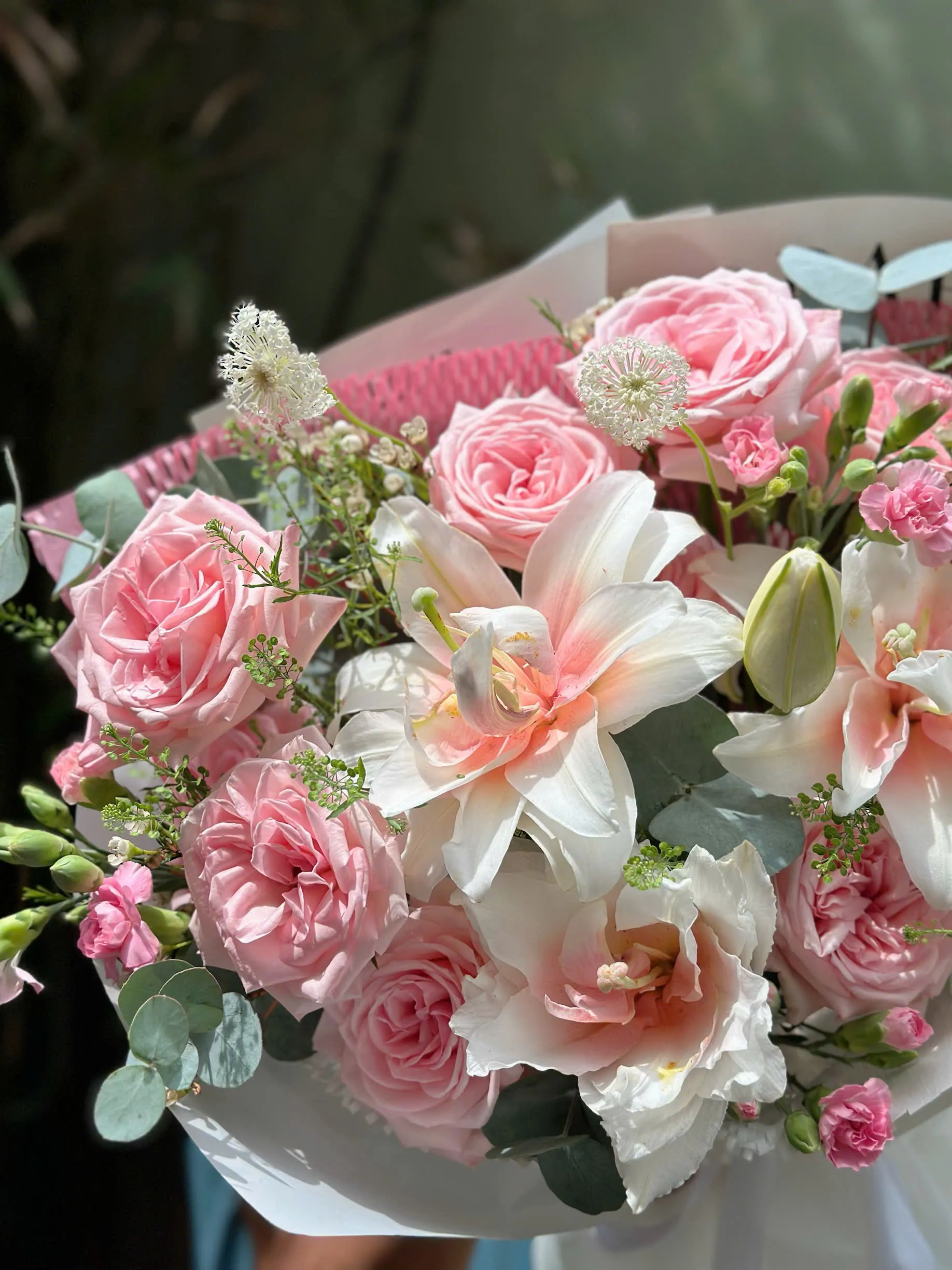 💖 Lãng mạn và tinh tế bó hoa hồng & hoa ly trắng! 🌸