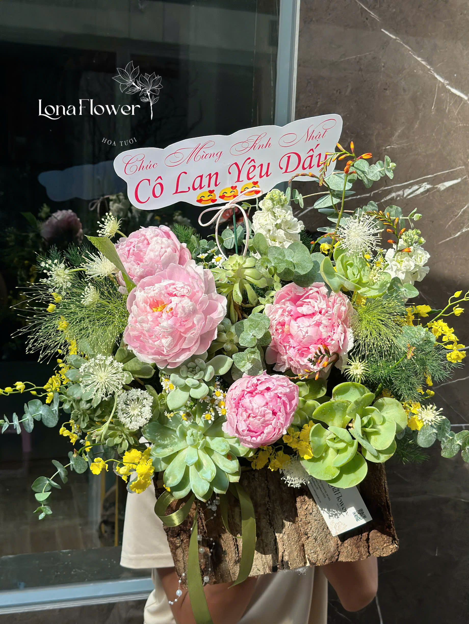 Lẵng Hoa Peony Mix Sen Đá