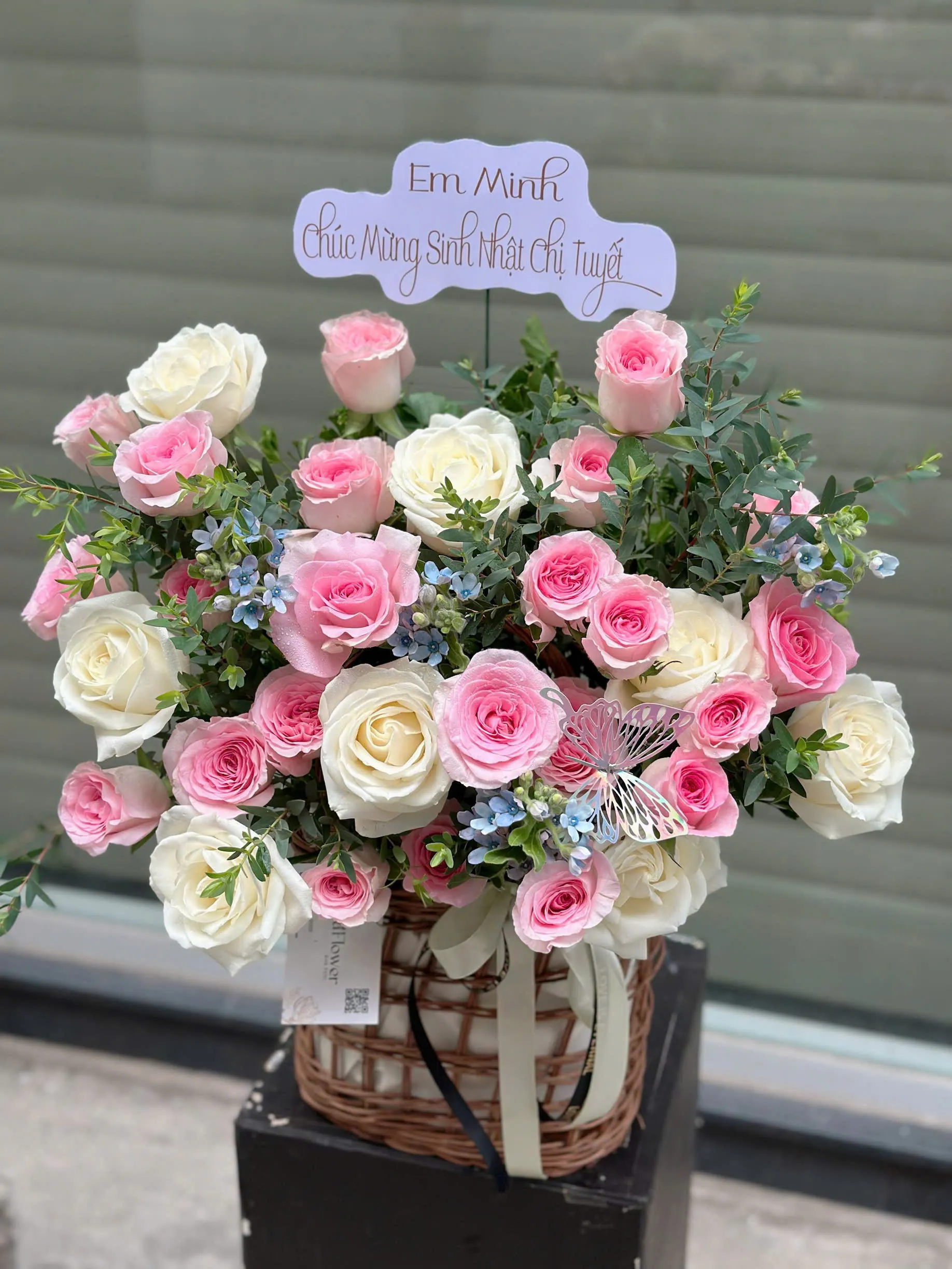 Giỏ Hoa "Tình Yêu Thuần Khiết" 💖 - Hồng Lạc Thần & Trắng Tinh Khôi