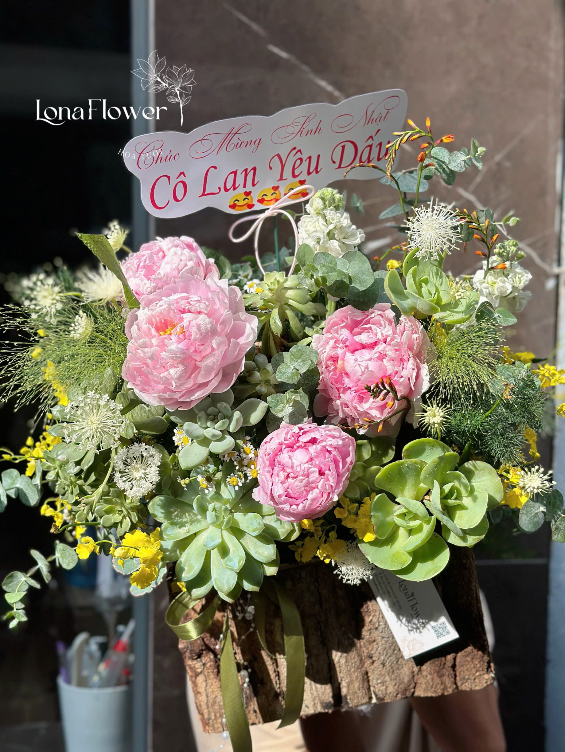 Lẵng Hoa Peony Mix Sen Đá