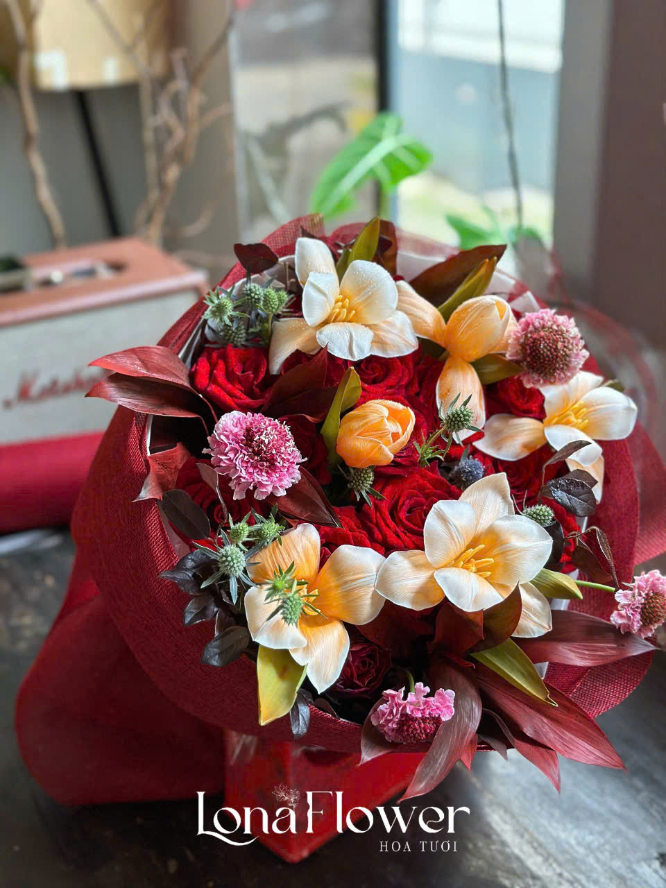 Bó Hoa "Ấn Tượng Nồng Nàn" 🔥 - Tulip Quyến Rũ & Hồng Đỏ Say Đắm
