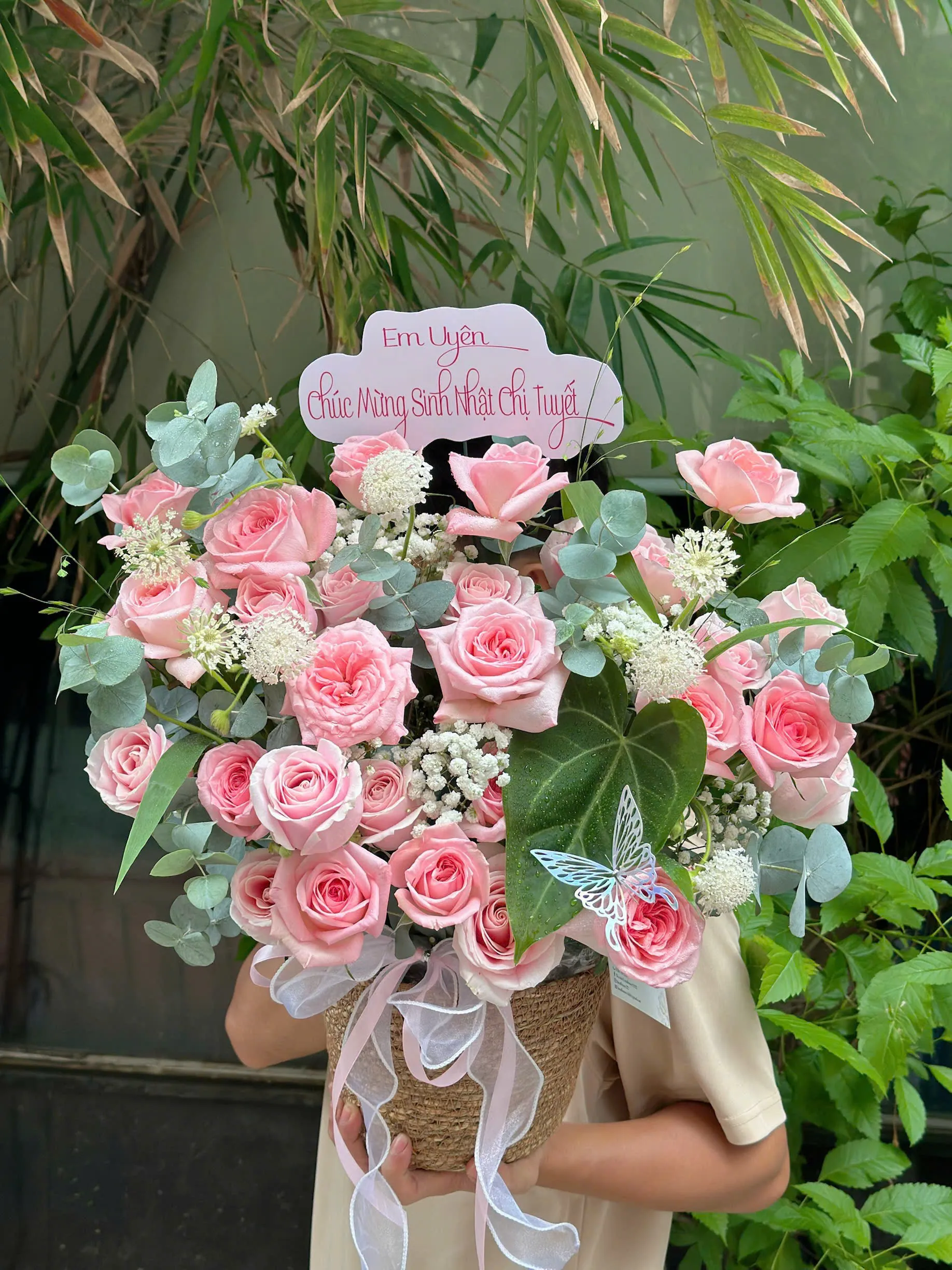 Giỏ Hoa Hồng "Ngọt Ngào Yêu Thương" 🎀 - Món Quà Đầy Ấm Áp & Tinh Tế