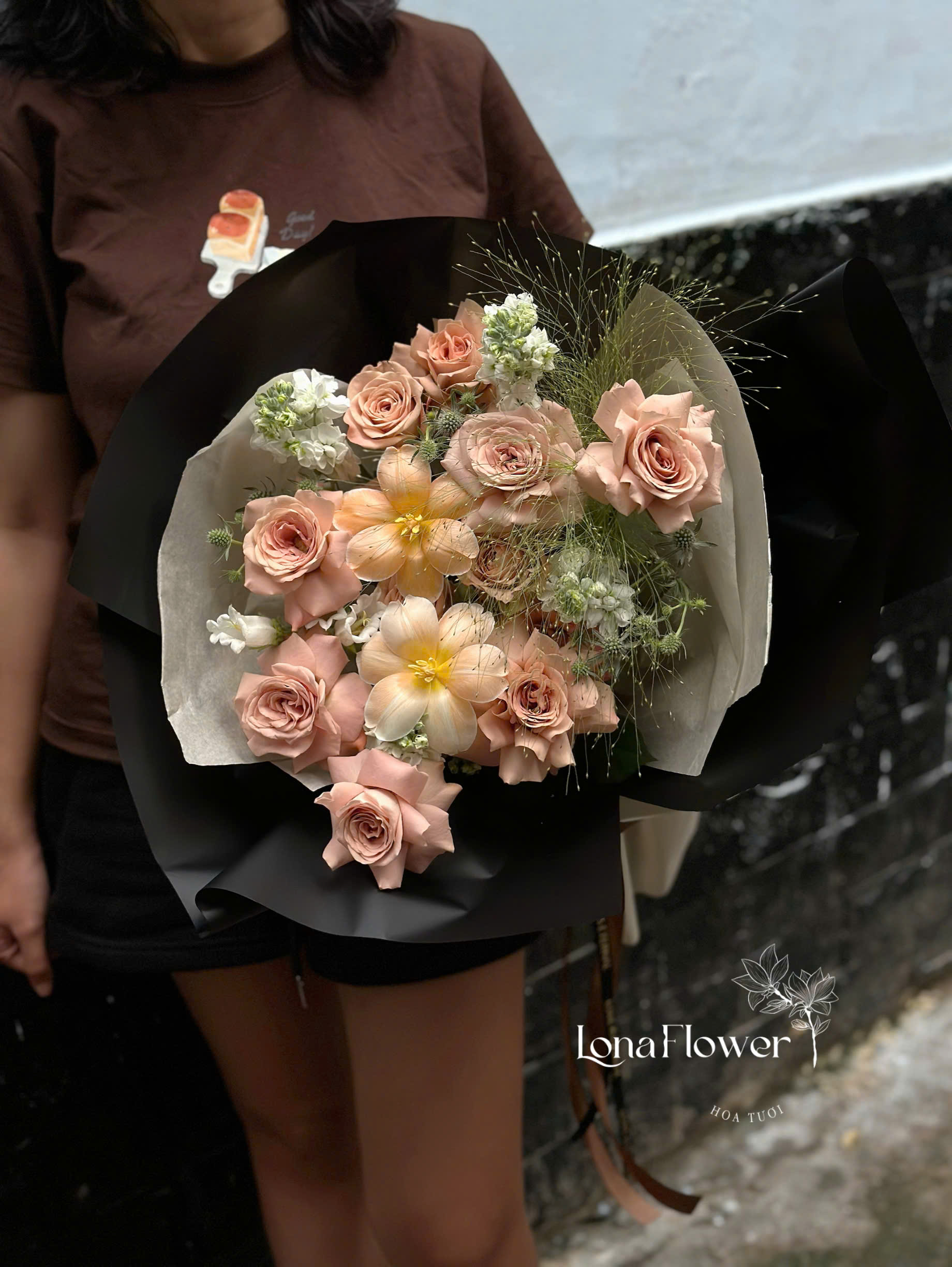Bó Hoa Hồng Capuchino Tulip Nâu Độc Đáo