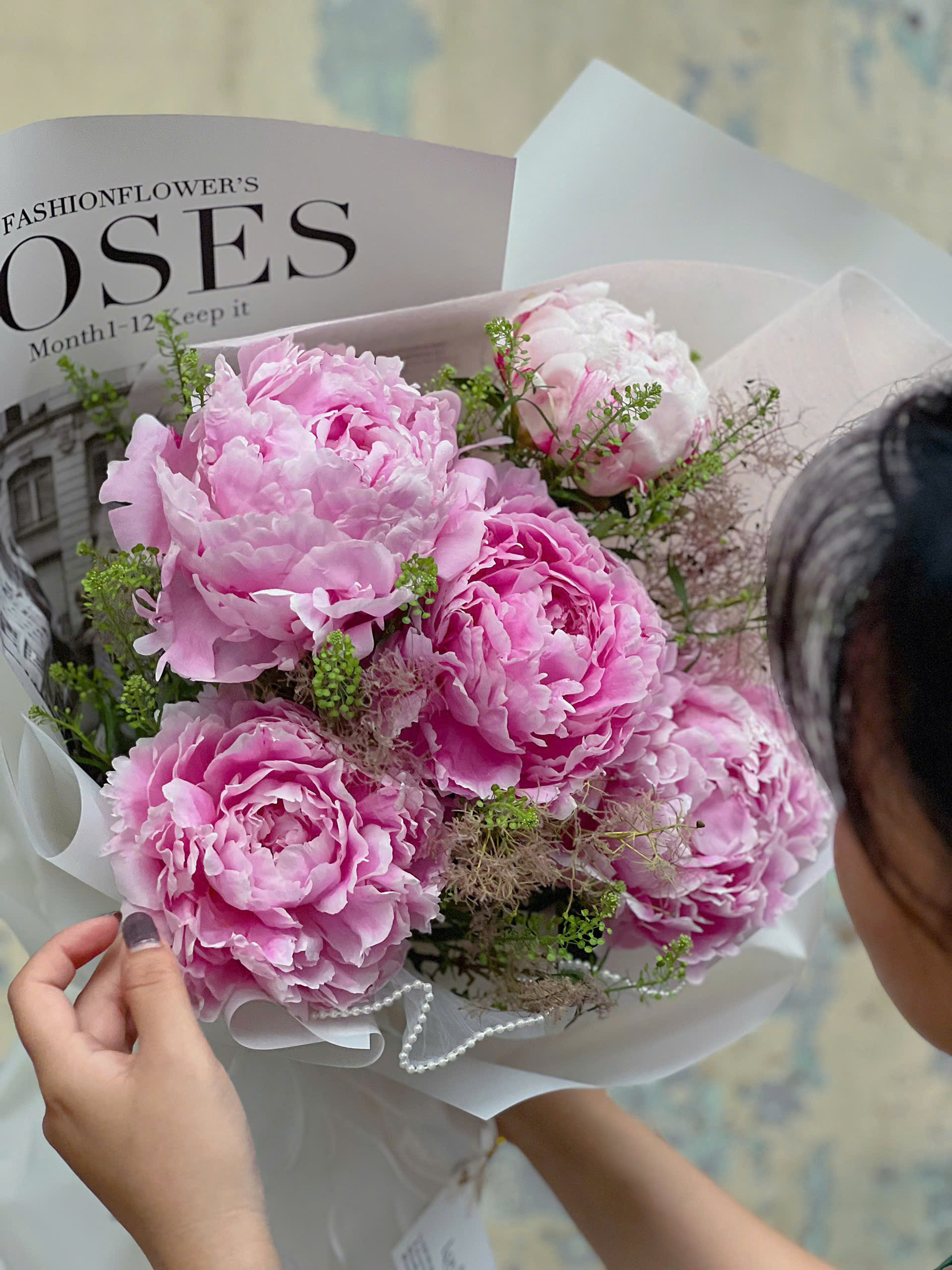 Bó Peony Mix Cỏ Đồng Tiền