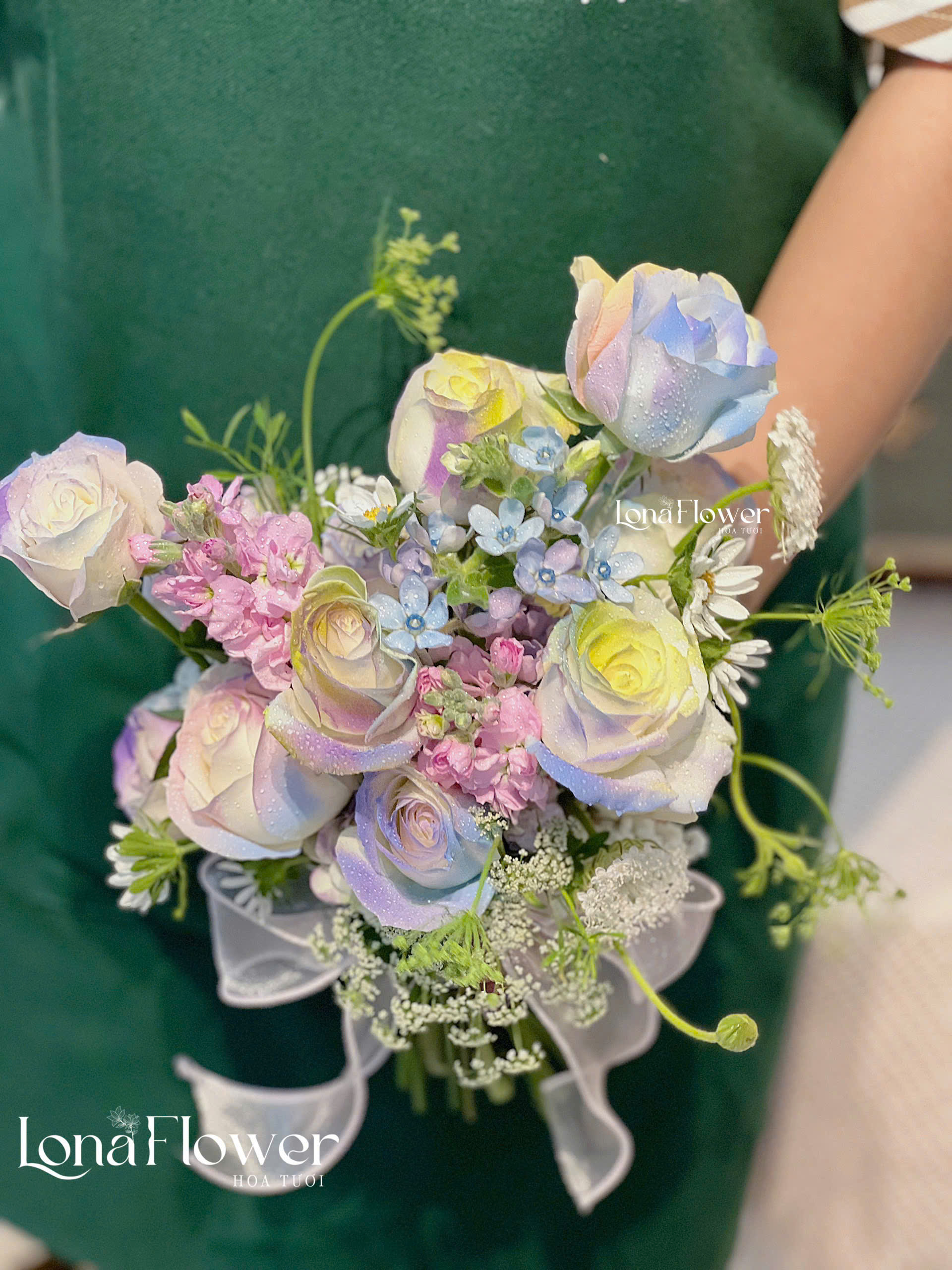 Bó Hoa Cưới Xịt Sơn Tone RainBow