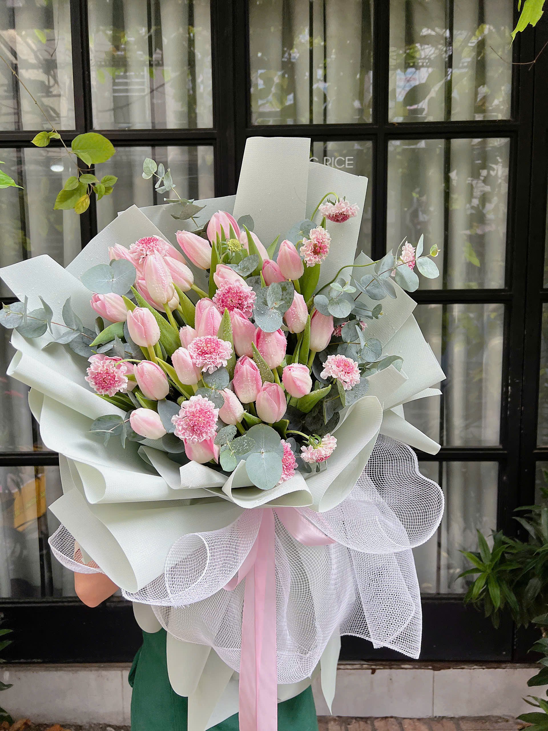 Bó Tulip Mix Capiosa Tone Hồng Phấn