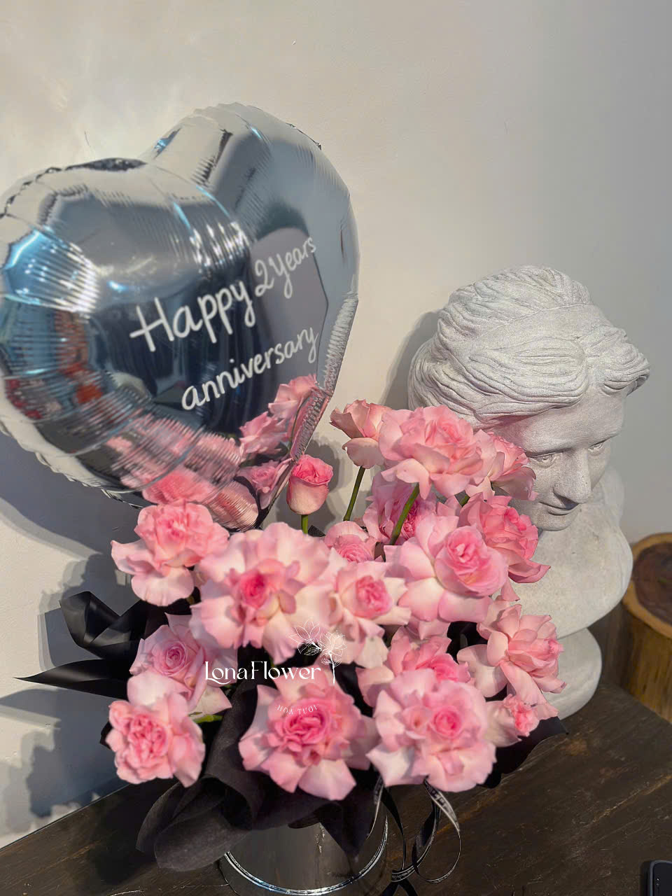 Box Hoa Hồng Lẫn Cánh Hồng Pastel Kèm Bong Bóng Kỷ Niệm