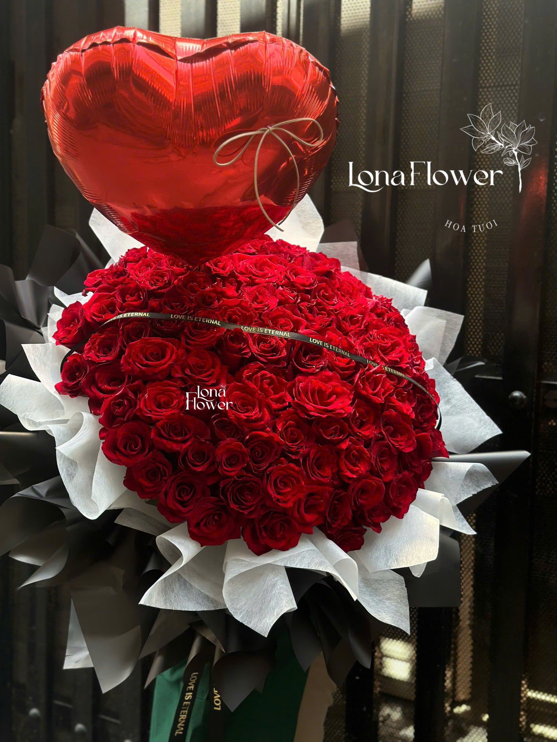 Bó Hồng Đỏ Ecu Lớn Kèm Bóng Trái Tim - Tình Yêu Bất Diệt ❤️🎈