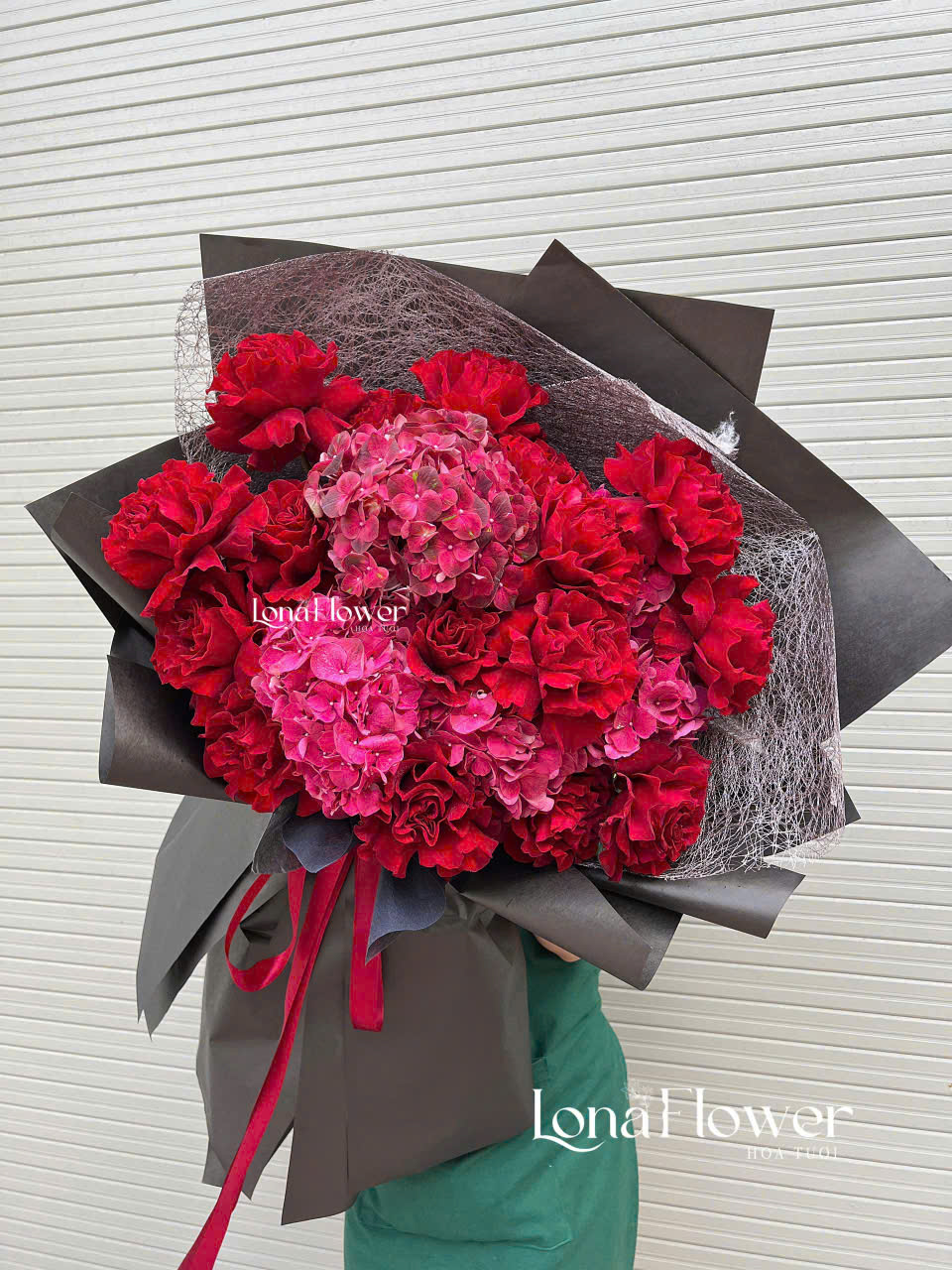 BH-210 Bó Cẩm Tú Cầu & Hồng Ecudor Heart