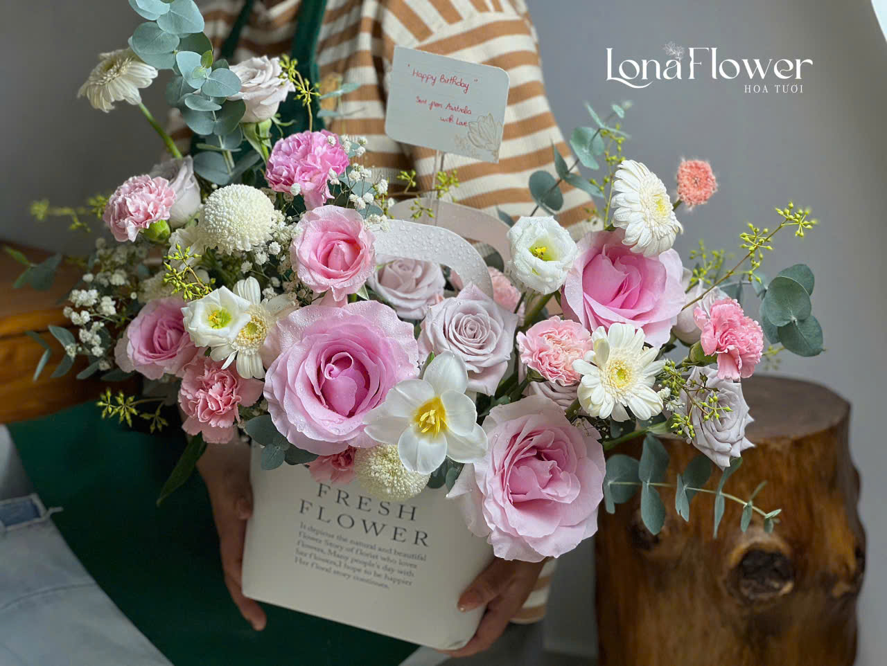 Hộp Hoa Hồng Pastel & Trắng