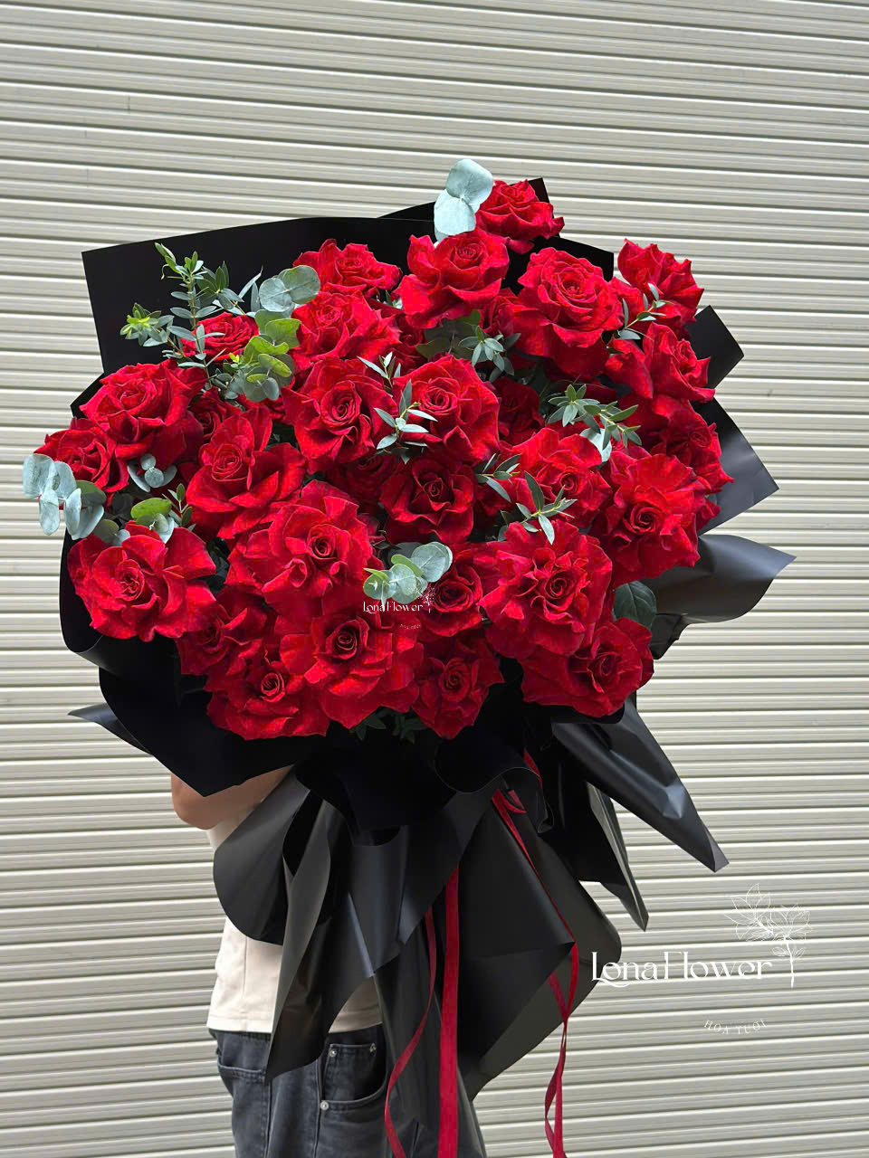 Bó Hồng Đỏ Thẫm "Sắc Đam Mê Bất Tận" ❤️‍🔥 - Biểu Tượng Của Tình Yêu Vĩnh Cửu