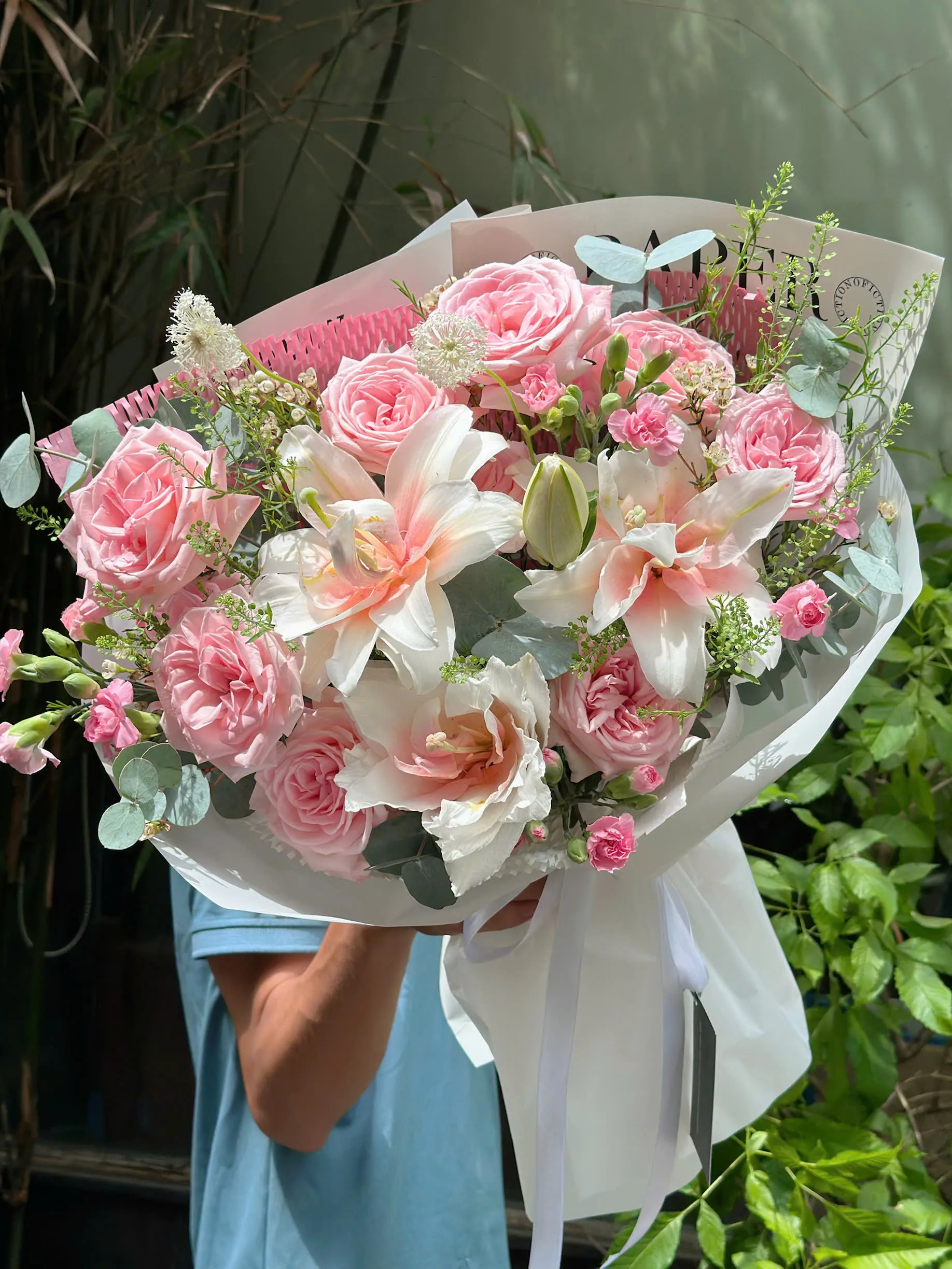 💖 Lãng mạn và tinh tế bó hoa hồng & hoa ly trắng! 🌸